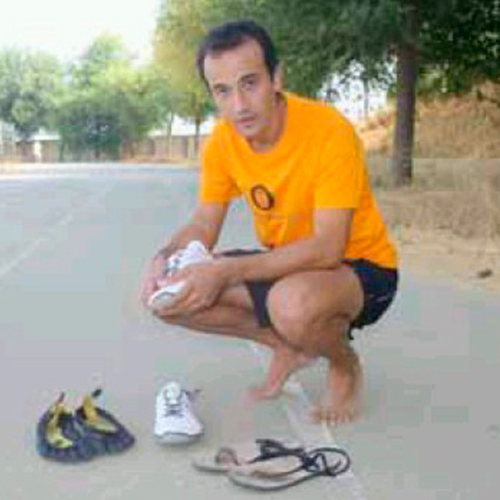 Antonio_Caballo_Fivefingers_Barefoot_2012