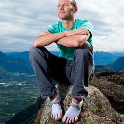 Antonio_Caballo_Fivefingers_Barefoot_2012